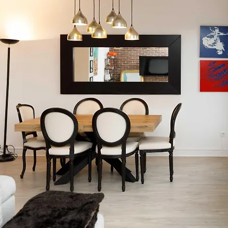 Superb 3bdr-6p Family Flat In *
