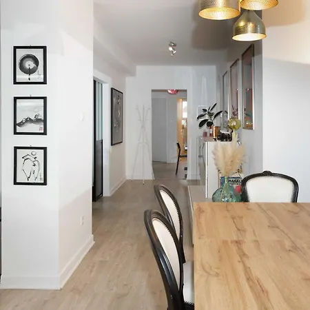Superb 3bdr-6p Family Flat In Straßburg